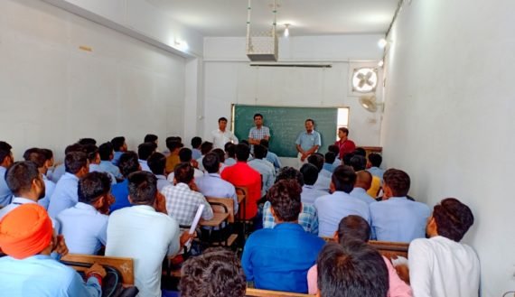 CLASSES BY HR